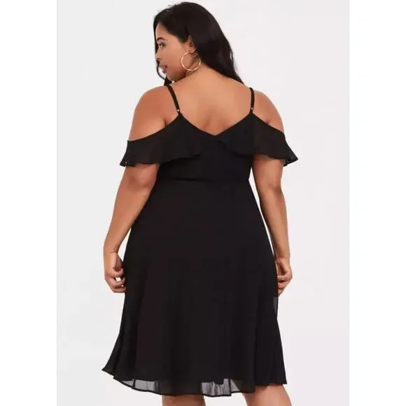 Elegant Black Off-Shoulder Dress - Picture 2 of 9